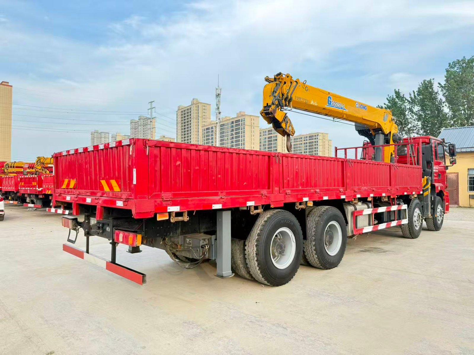 SHACMAN КМУ 340л.с. кран:XCMG 14 т. кран-манипулятор 8×4