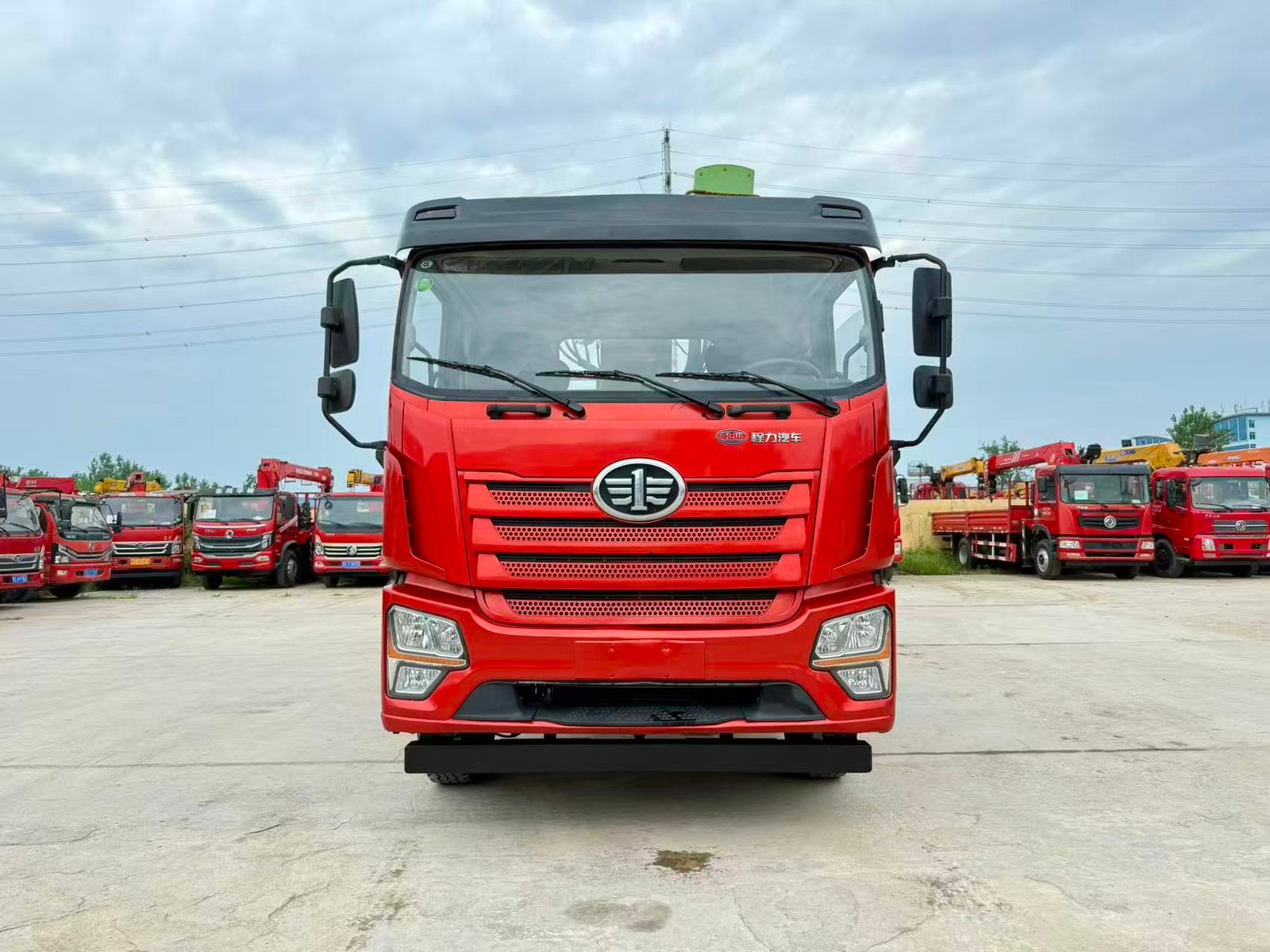 FAW Jiefang КМУ 300л.с. кран:ZOOMLION 14 т. кран-манипулятор 6×4