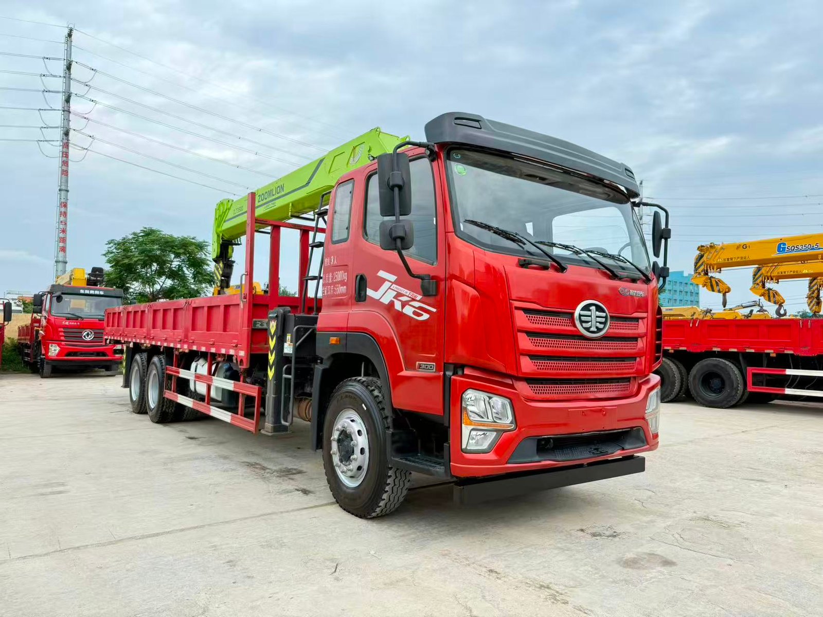 FAW Jiefang КМУ 300л.с. кран:ZOOMLION 14 т. кран-манипулятор 6×4
