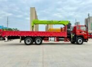 FAW Jiefang КМУ 300л.с. кран:ZOOMLION 14 т. кран-манипулятор 6×4