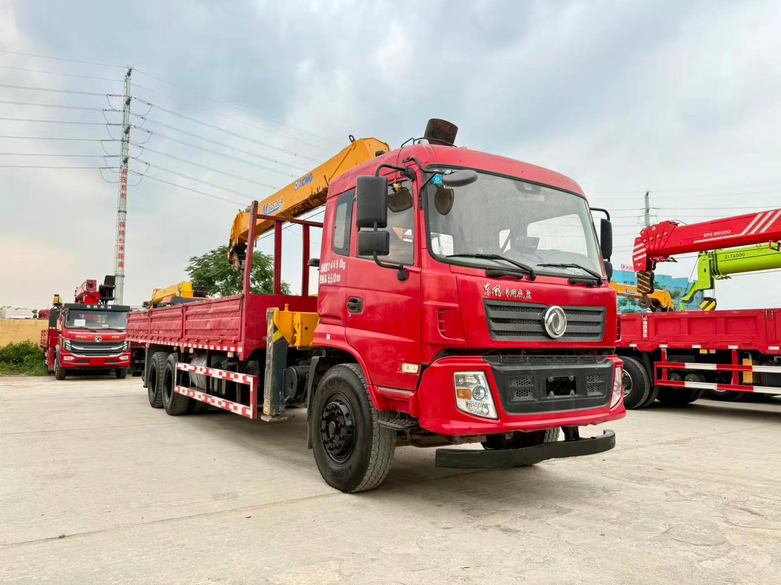 DONGFENG КМУ 270л.с. кран:XCMG 12 т. кран-манипулятор 6×4