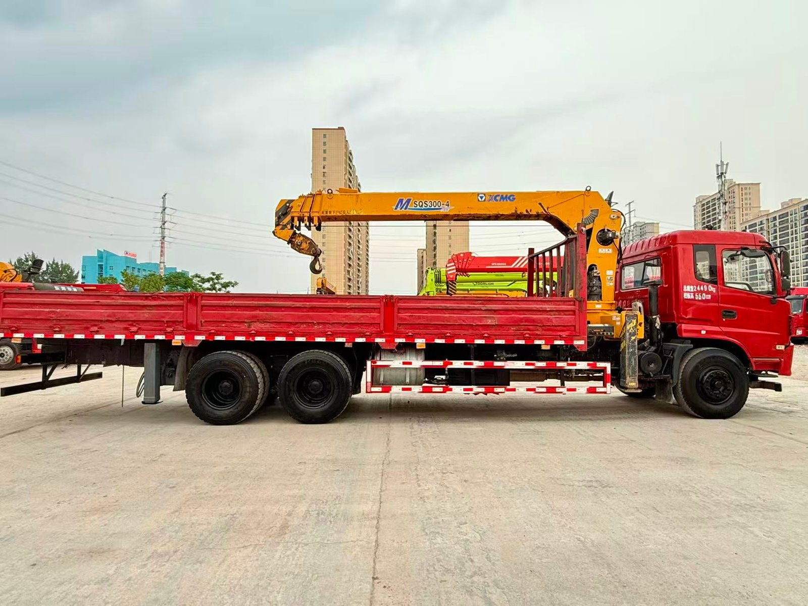 DONGFENG КМУ 270л.с. кран:XCMG 12 т. кран-манипулятор 6×4