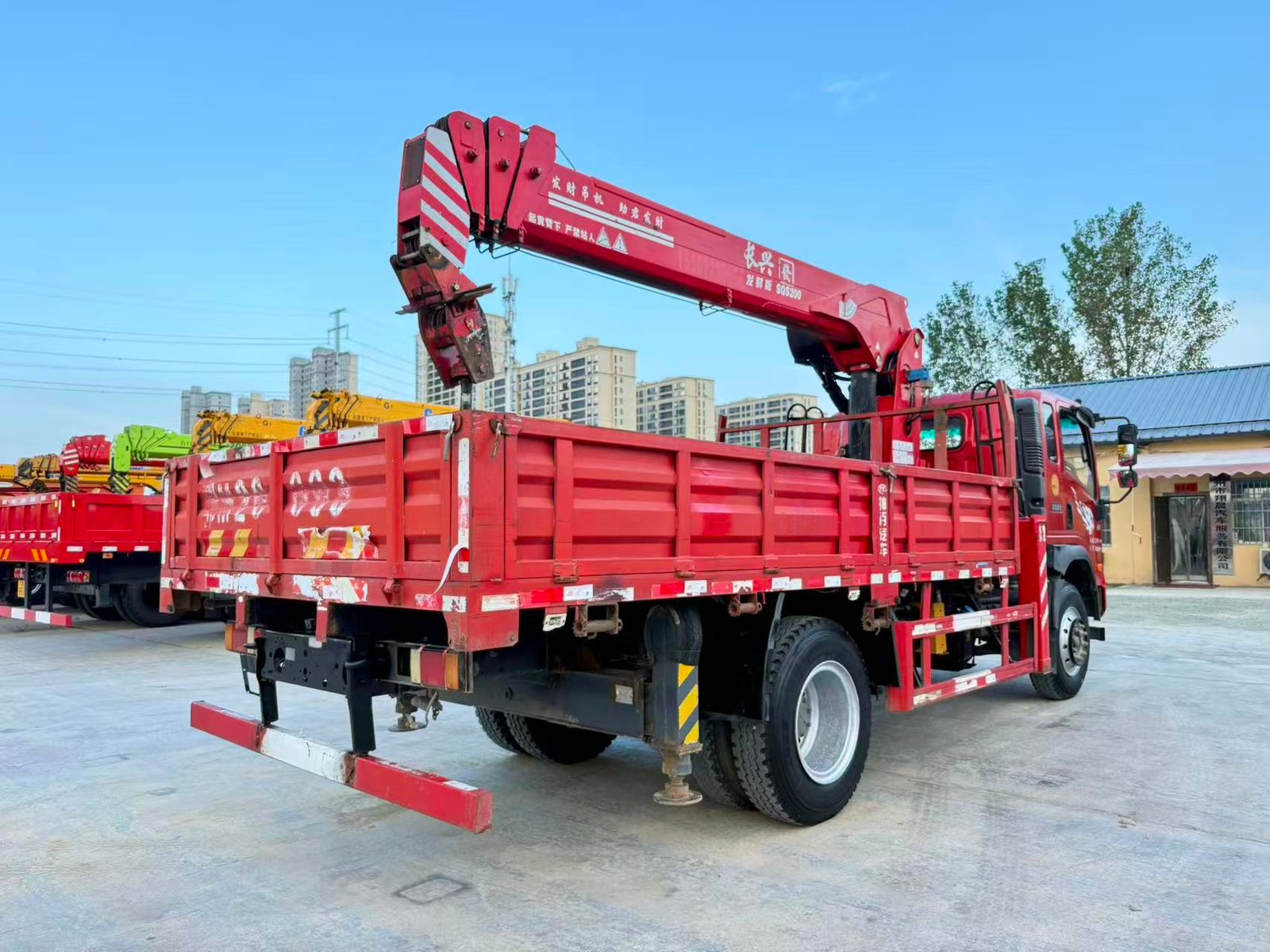 SINOTRUK КМУ 190л.с. кран:CHANGXING 8 т. кран-манипулятор 4×2