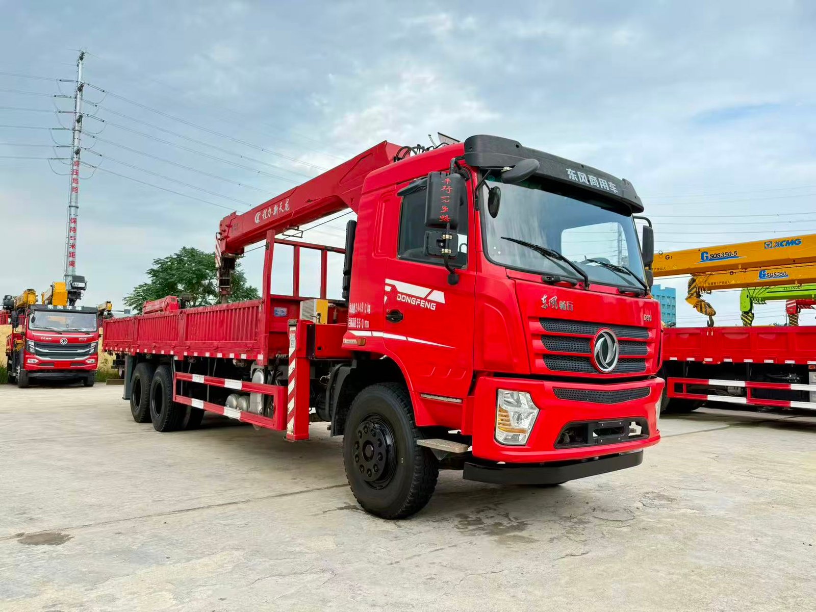 DONGFENG КМУ 270л.с. кран:CLW12 т. кран-манипулятор 6×4
