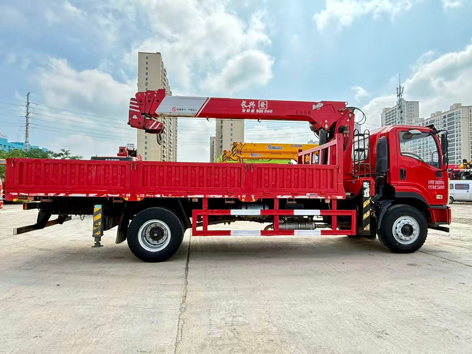 SHACMAN КМУ 200л.с. кран:CHANGXING 8 т. кран-манипулятор 4×2