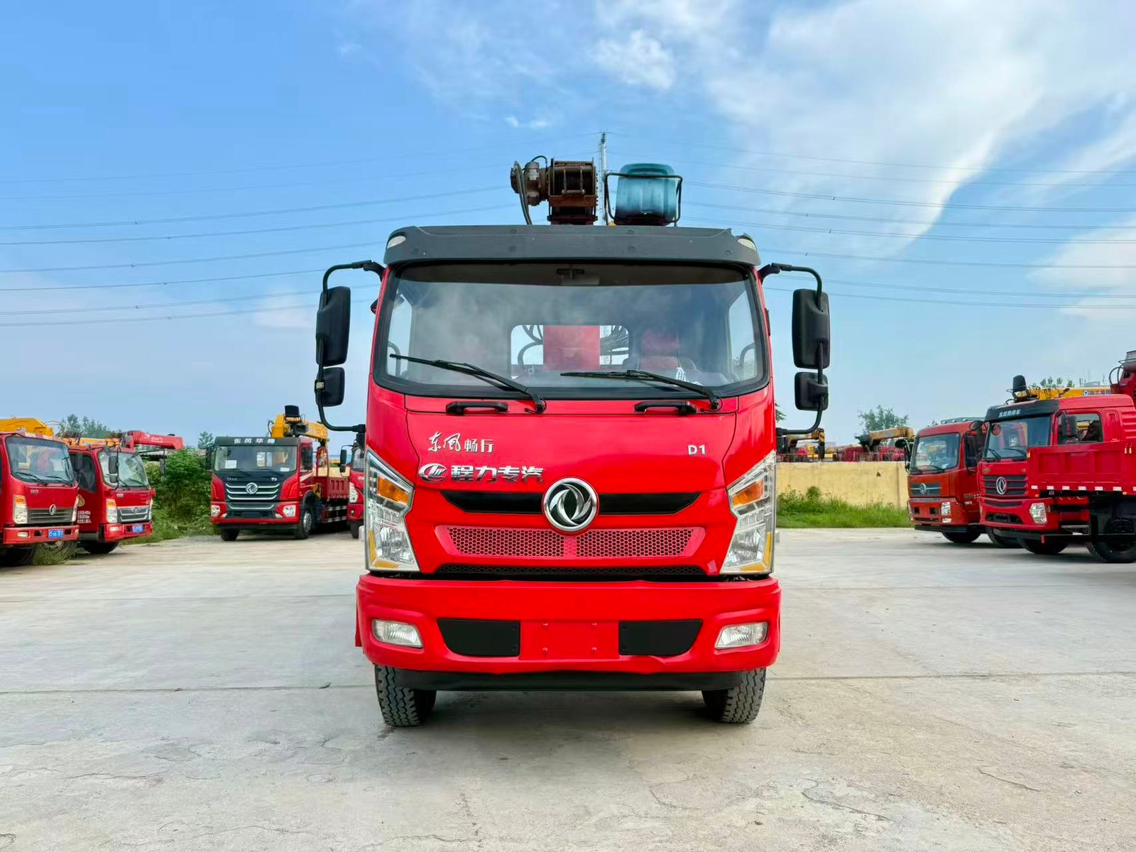DONGFENG КМУ 200л.с. кран:CLW 8 т. кран-манипулятор 4×2