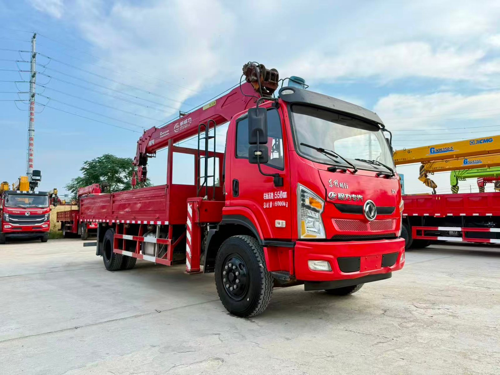 DONGFENG КМУ 200л.с. кран:CLW 8 т. кран-манипулятор 4×2