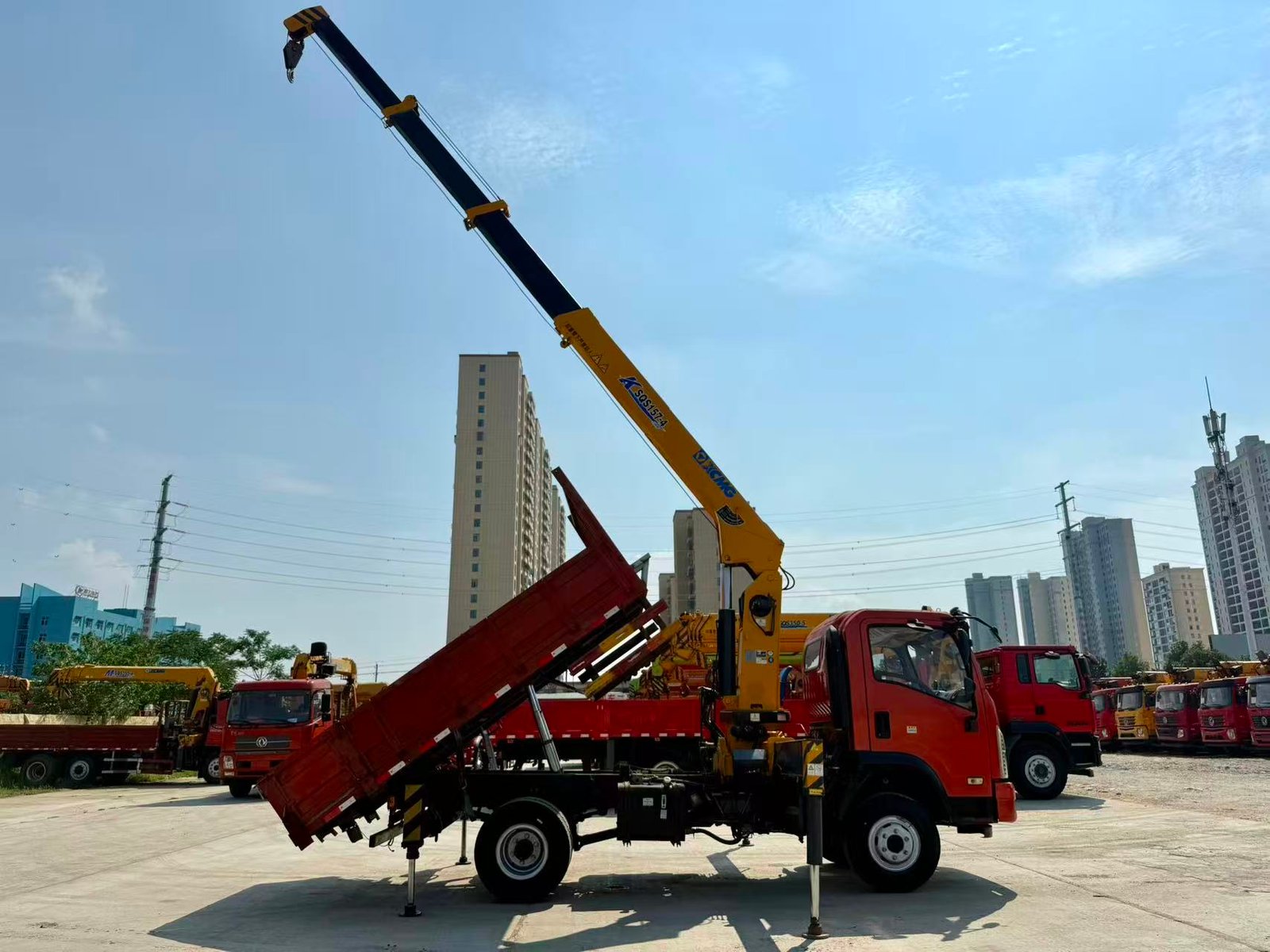 DAYUN КМУ 130л.с. кран:XCMG 6.3 т. кран-манипулятор самосвал 4×2