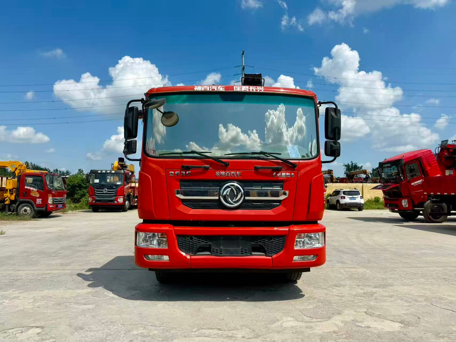 DONGFENG КМУ 200л.с. кран:CHANGXING 8 т. кран-манипулятор 4×2