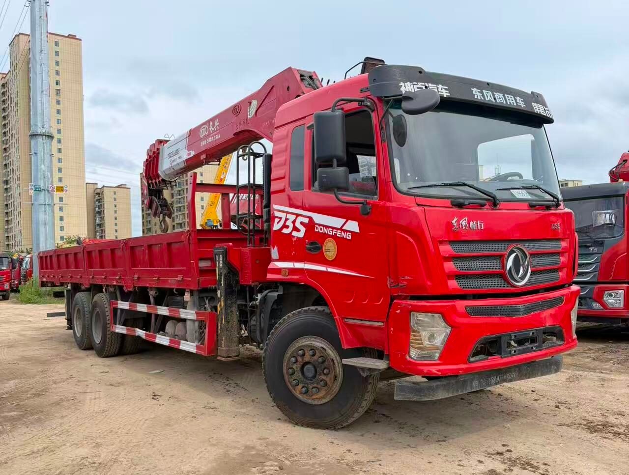 DONGFENG КМУ 270л.с. кран:CHANGXING 14 т. кран-манипулятор 6×4