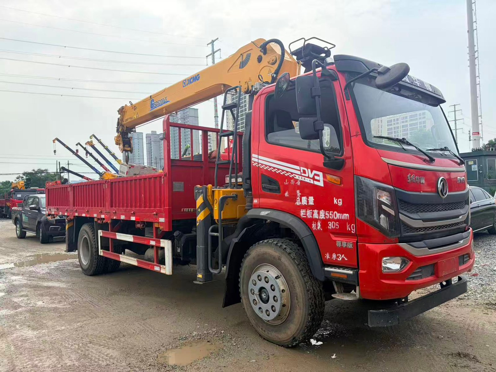 DONGFENG КМУ 200л.с. кран:XCMG 8 т. кран-манипулятор 4×2