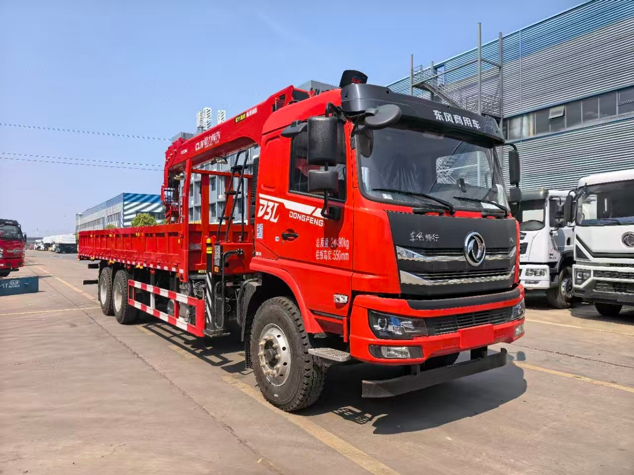 DONGFENG КМУ 270л.с. кран:CLW 12 т. кран-манипулятор 6×4