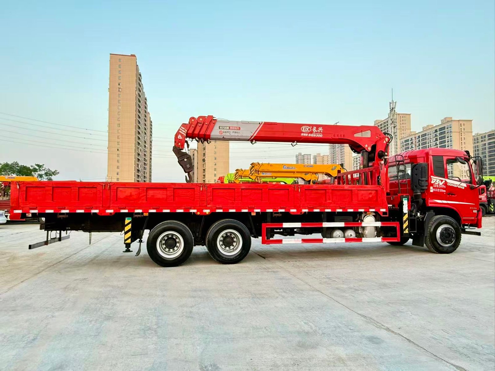 DONGFENG КМУ 270л.с. кран:CHANGXING 12 т. кран-манипулятор 6×4