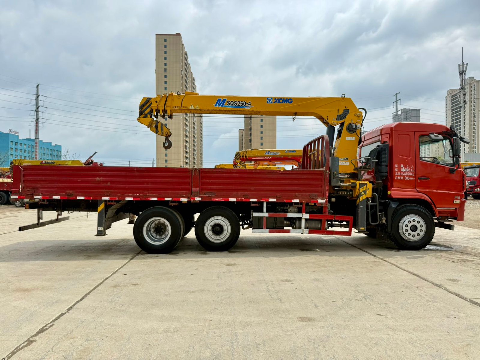 DAYUN КМУ 220л.с. — кран:XCMG 10 тонн кран-манипулятор