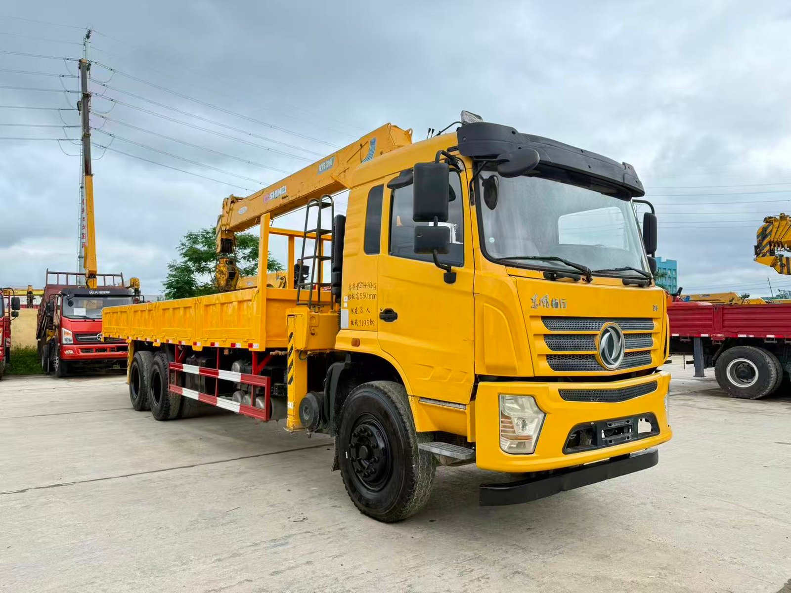 DONGFENG КМУ 270л.с. кран:SHIMEI 12 т. кран-манипулятор