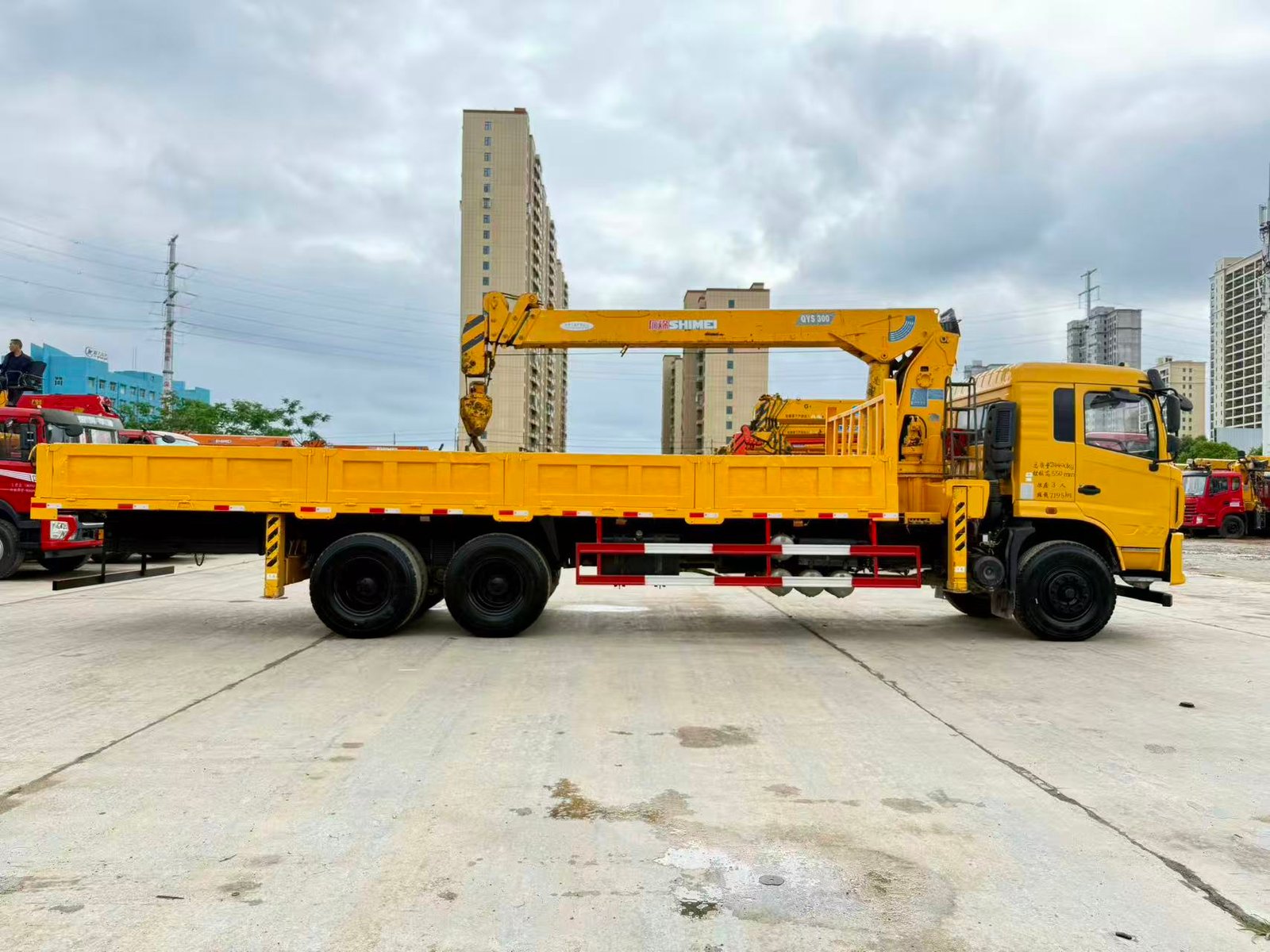 DONGFENG КМУ 270л.с. кран:SHIMEI 12 т. кран-манипулятор