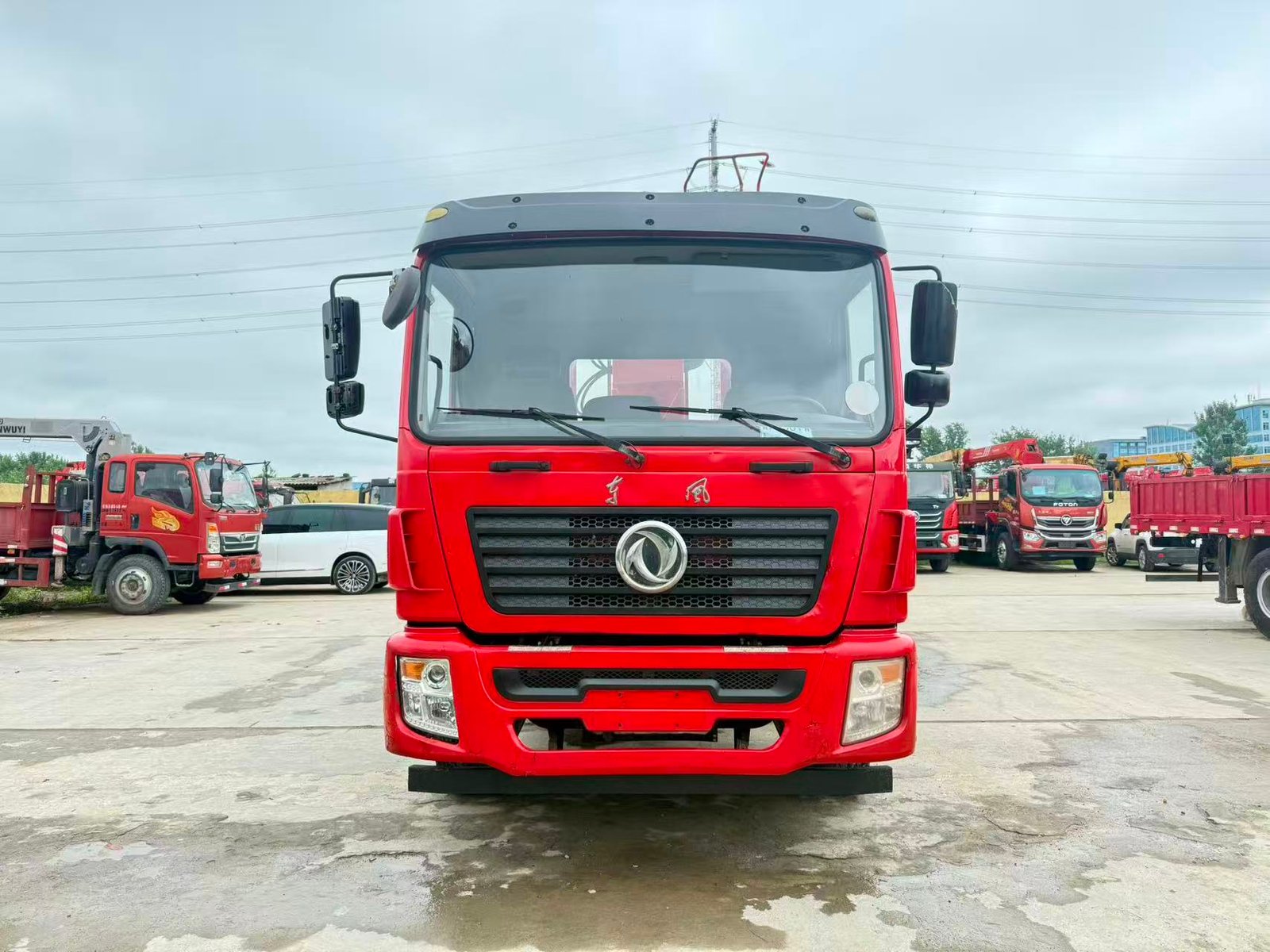 DONGFENG КМУ 270л.с. кран:UNIC 12 т. кран-манипулятор 6×4