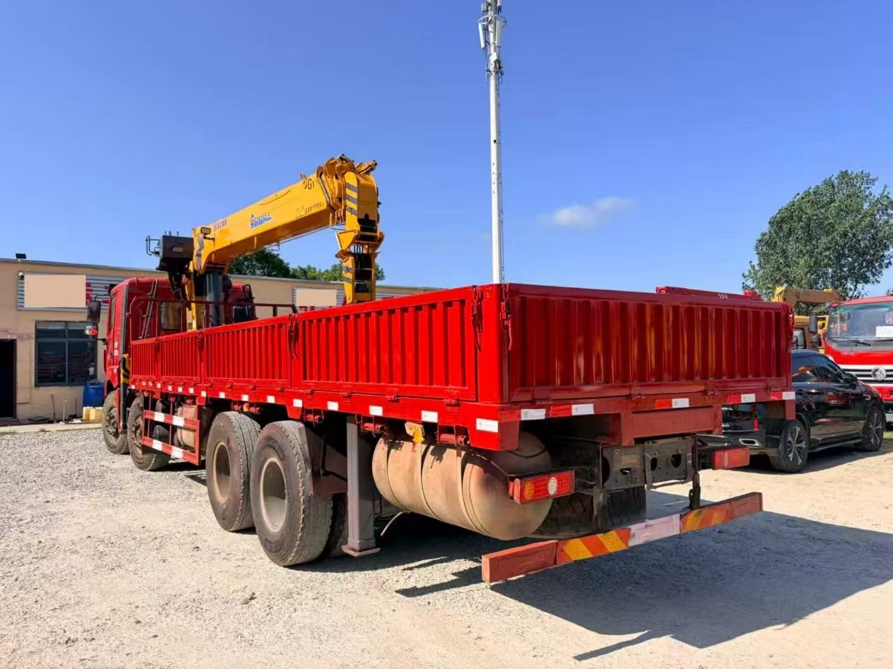 XCMG КМУ 350л.с. кран:XCMG 14 т. кран-манипулятор 8×4
