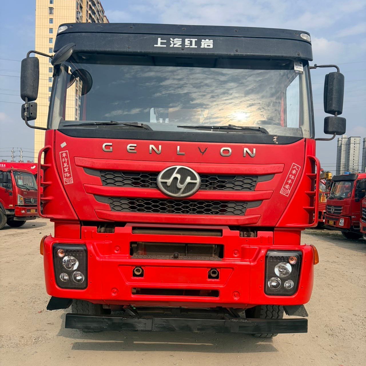 GENLVON КМУ 350л.с. кран:XCMG 14 т. кран-манипулятор 8×4
