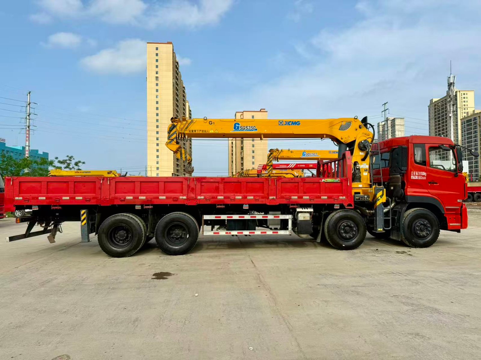DONGFENG КМУ 260л.с. кран:XCMG 14 т. кран-манипулятор 8×4