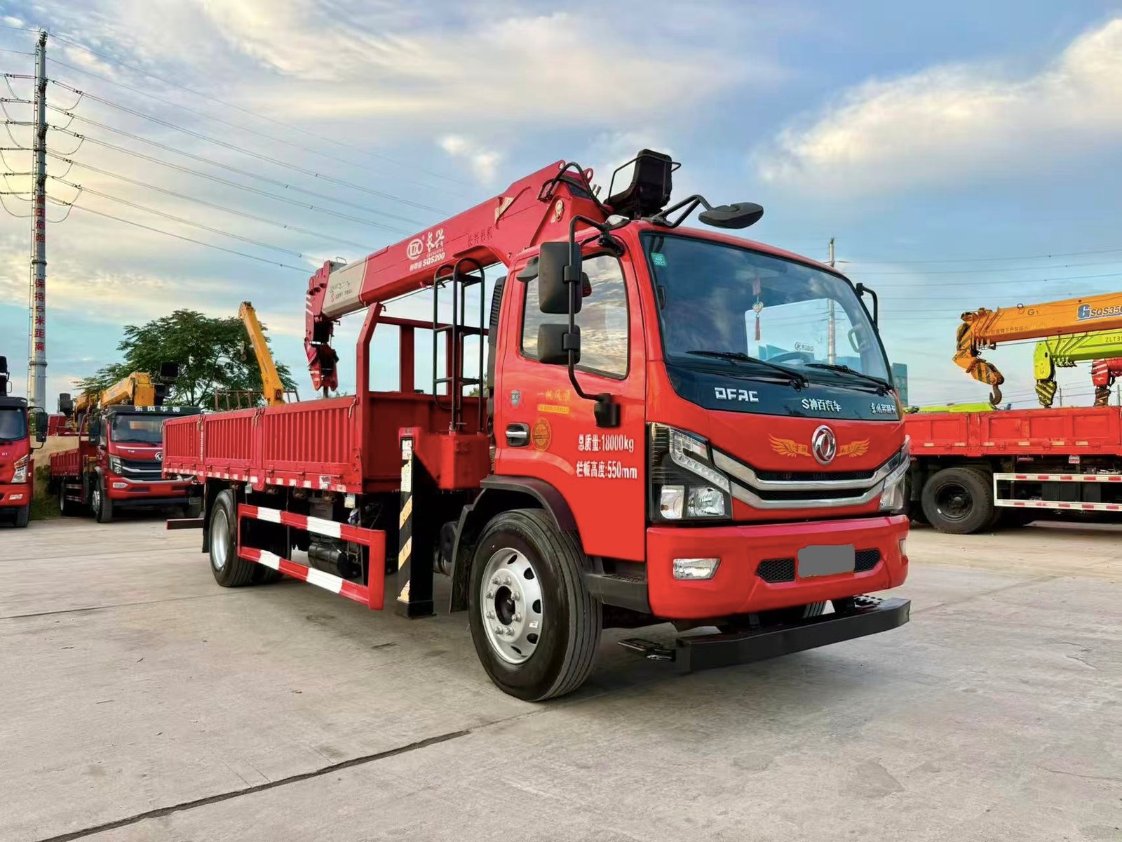 DONGFENG КМУ 200л.с. кран:CHANGXING 8 т. кран-манипулятор 4×2