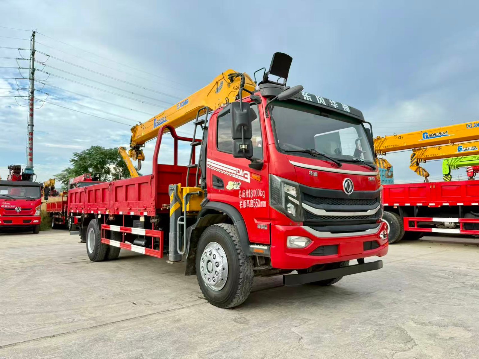 DONGFENG КМУ 200л.с. кран:XCMG 8 т. кран-манипулятор 4×2