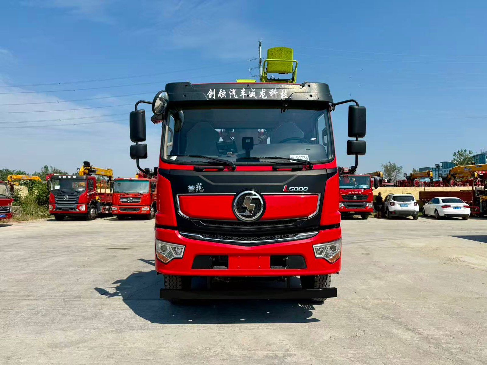 SHACMAN КМУ 220л.с. кран:ZOOMLION 8 т. кран-манипулятор 4×2