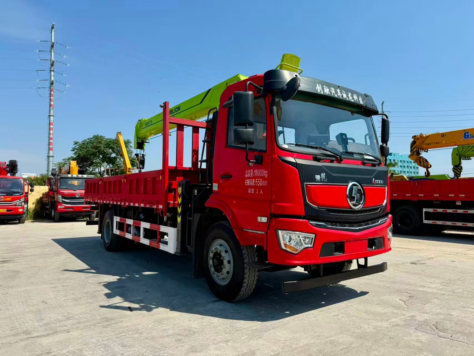 SHACMAN КМУ 220л.с. кран:ZOOMLION 8 т. кран-манипулятор 4×2