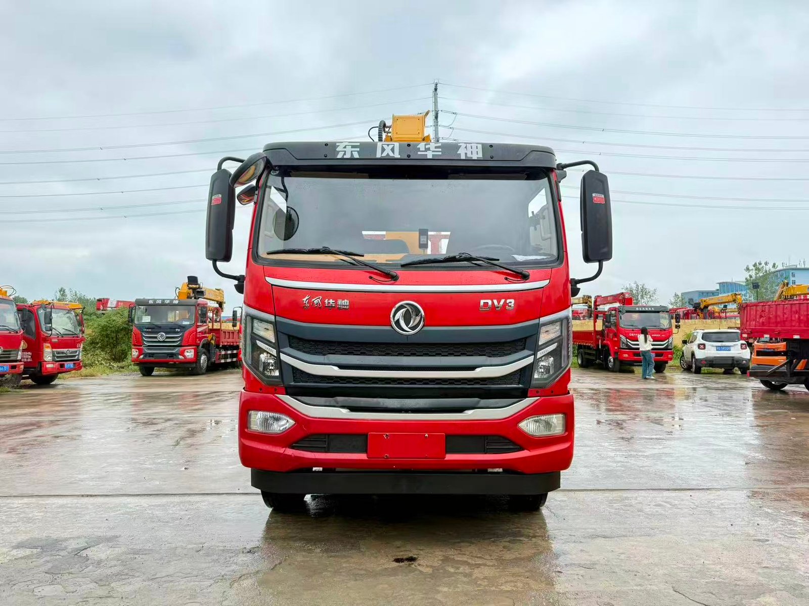 DONGFENG КМУ 200л.с. кран:XCMG 8 т. кран-манипулятор 4×2