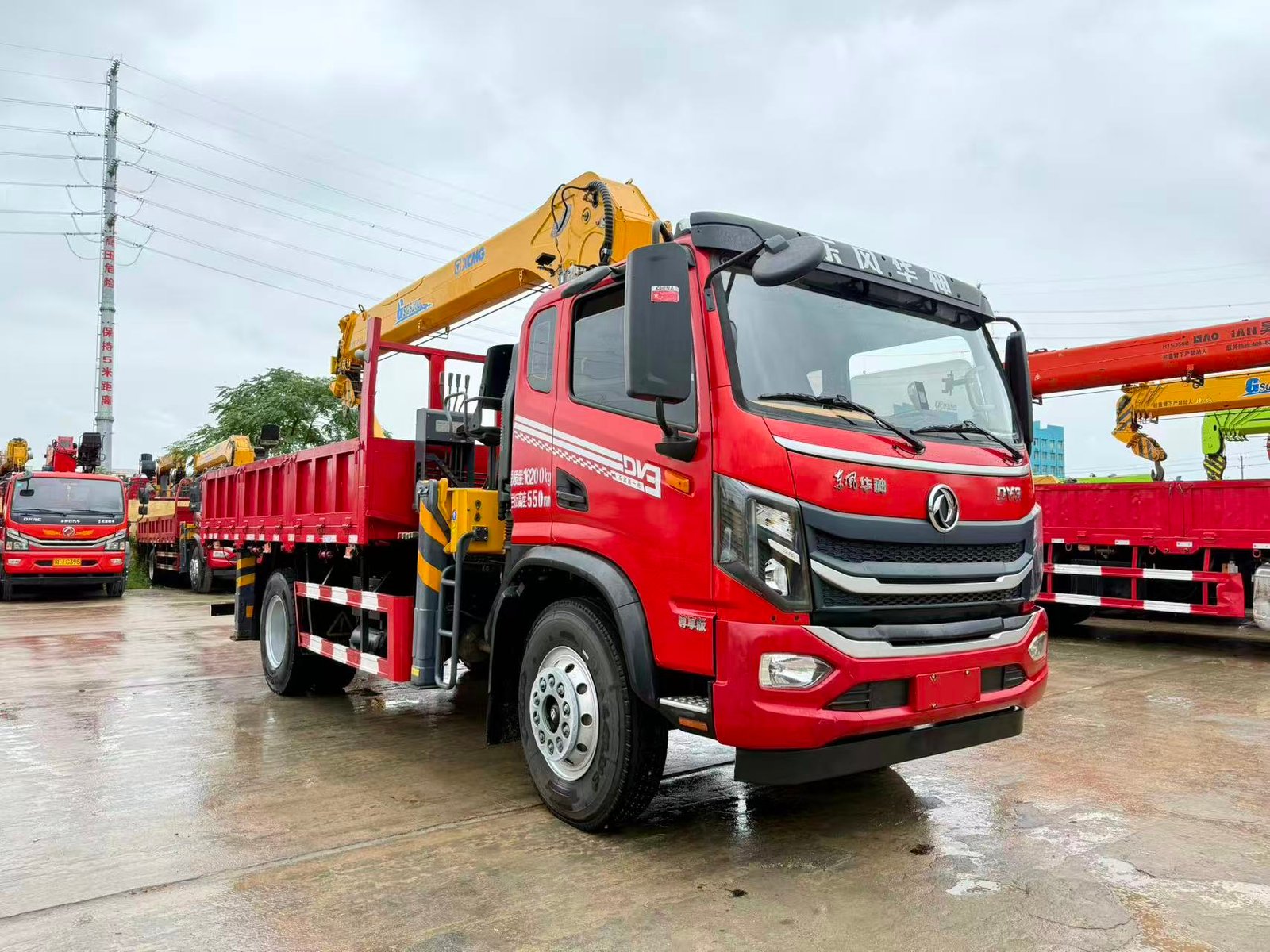 DONGFENG КМУ 200л.с. кран:XCMG 8 т. кран-манипулятор 4×2