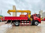 DONGFENG КМУ 200л.с. кран:XCMG 8 т. кран-манипулятор 4×2