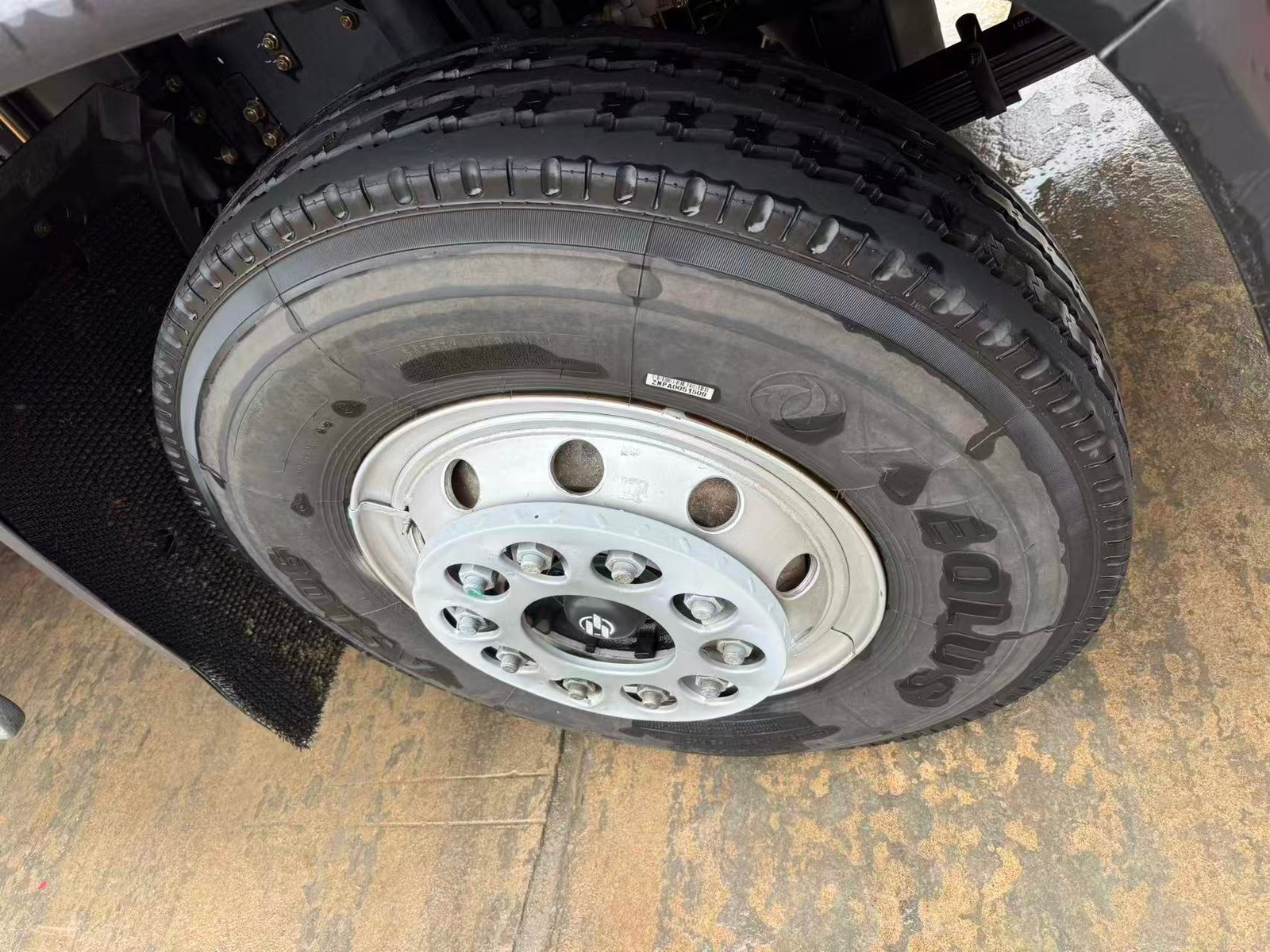 DONGFENG КМУ 200л.с. кран:XCMG 8 т. кран-манипулятор 4×2